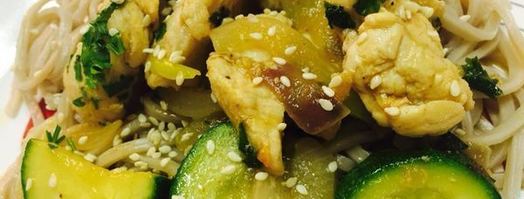 гречневая лапша соба с курицей и овощами. Шаг 14