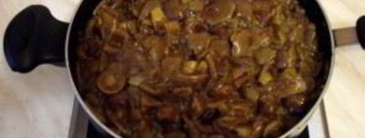 маслята, жареные в сметане. Шаг 3