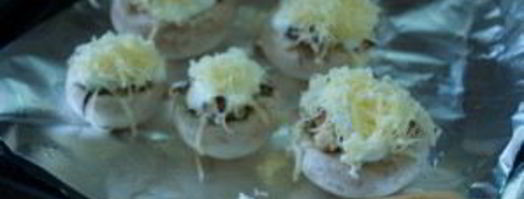 начиненные грибы в духовке. Шаг 7