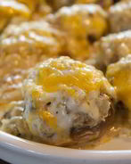 Шампиньоны, фаршированные беконом и сыром