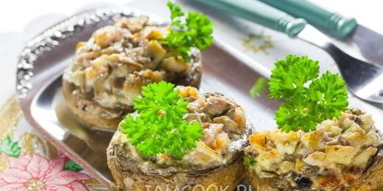 Шампиньоны, фаршированные креветками
