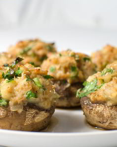 Шампиньоны, фаршированные курицей