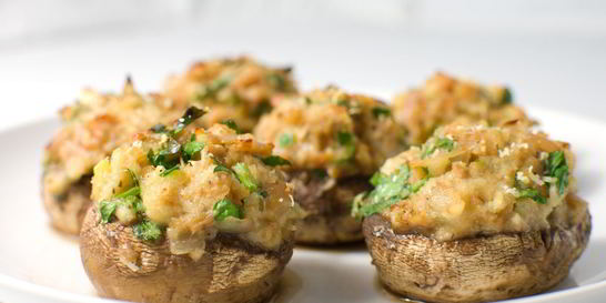 Шампиньоны, фаршированные курицей