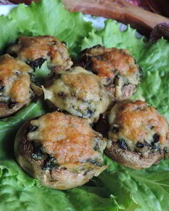 Шампиньоны, фаршированные зеленым луком