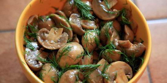 Шампиньоны по-гречески