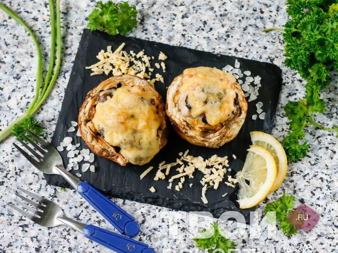 Рецепт шампиньонов с курицей и сыром