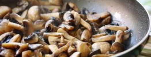 шампиньоны в соусе бешамель. Шаг 3