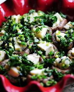 Запеченные грибы с сыром бри