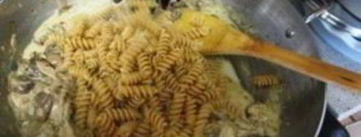 жареные грибы с макаронами. Шаг 12