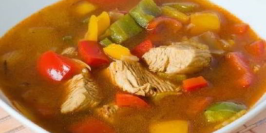 Ароматный суп-гуляш из курицы