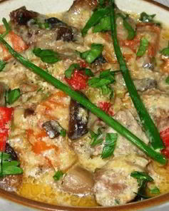 Гуляш из говядины с грибами