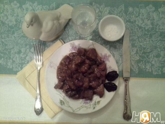 Рецепт гуляша из говядины в пиве с вишней и черносливом