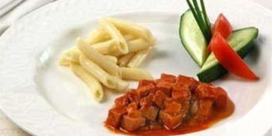 Гуляш из колбасы