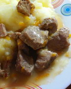 Гуляш из свинины в мультиварке-скороварке