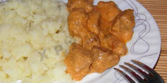 Гуляш из свинины в мультиварке