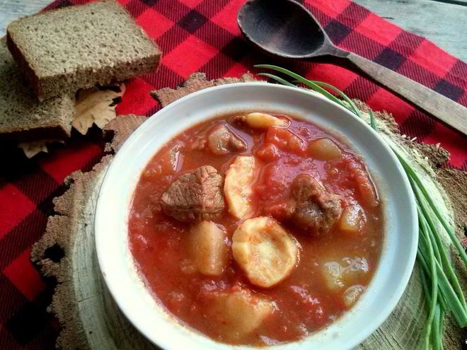 Рецепт гуляша по-венгерски с клецками