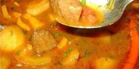 Гуляш с картошкой в мультиварке