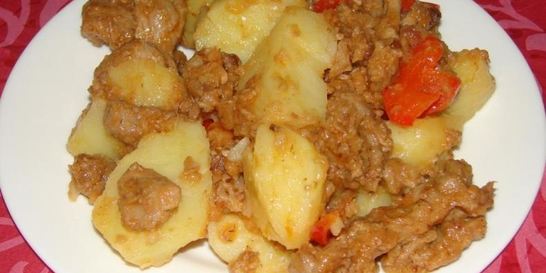 Гуляш с картошкой