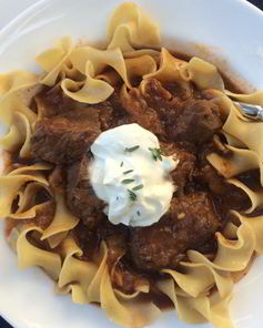 Гуляш с мясом