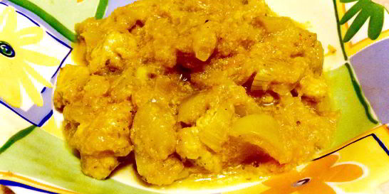 Куриный гуляш с тыквой и яблоком