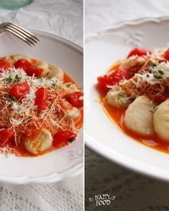 Картофельные ньокки с острым томатным соусом