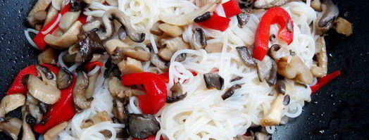 китайская рисовая лапша с имбирной рыбой. Шаг 12