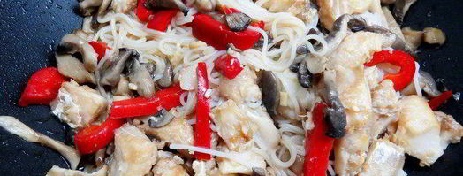 китайская рисовая лапша с имбирной рыбой. Шаг 13