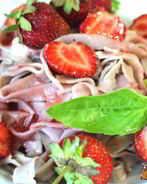 Клубничная лапша