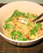 Корейская лапша с беконом, мидиями и вешенками