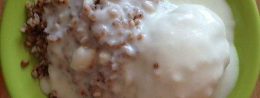 куриные котлетки с белым соусом и гречкой на пару. Шаг 5