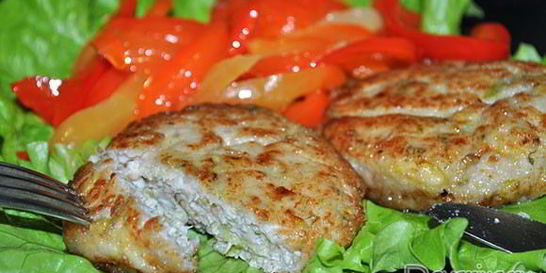 Куриные котлеты с кабачком