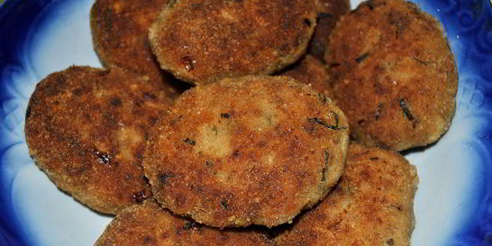 Мраморные котлеты с начинкой из сыра