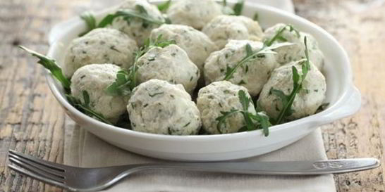 Куриные ньокки с зеленью на пару