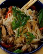 Лапша удон со свининой и овощами