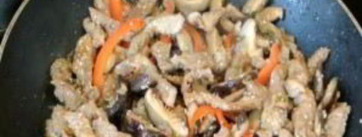 лапша удон со свининой и овощами. Шаг 4