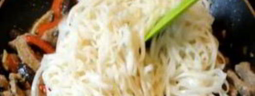 лапша удон со свининой и овощами. Шаг 5