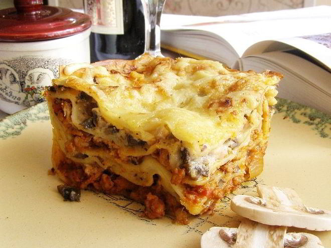 Рецепт лазаний с куриным соусом болоньезе и грибами
