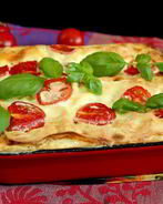 Лазанья с мясным соусом и томатами