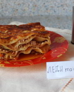 Мясная лазанья с соусом бешамель