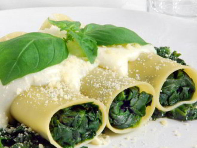 Рецепт каннеллонь с начинкой из шпината и сыра