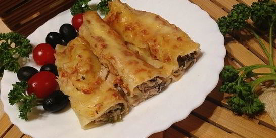 Каннеллони с тунцом в помидорном соусе