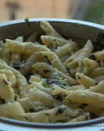 Макароны пенне с яичным соусом