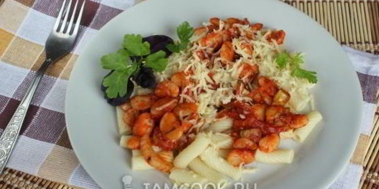 Макароны с овощами и фасолью