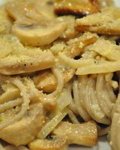 Макароны со сливками и грибами