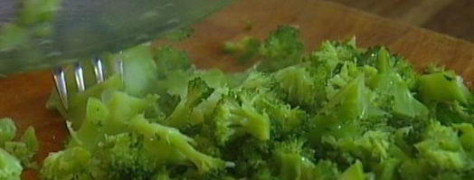 паста с брокколи, оливками и кедровыми орешками. Шаг 3