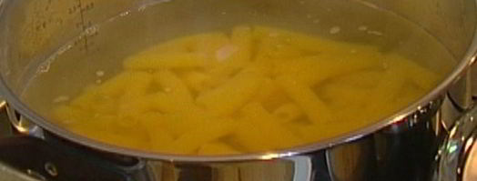 паста с брокколи, оливками и кедровыми орешками. Шаг 6