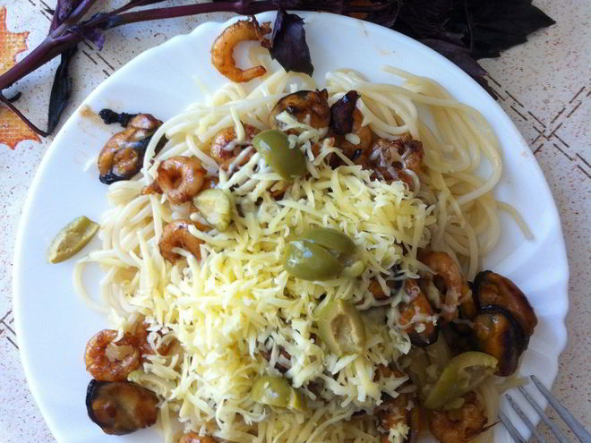 Рецепт пасты с морепродуктами и соевым соусом