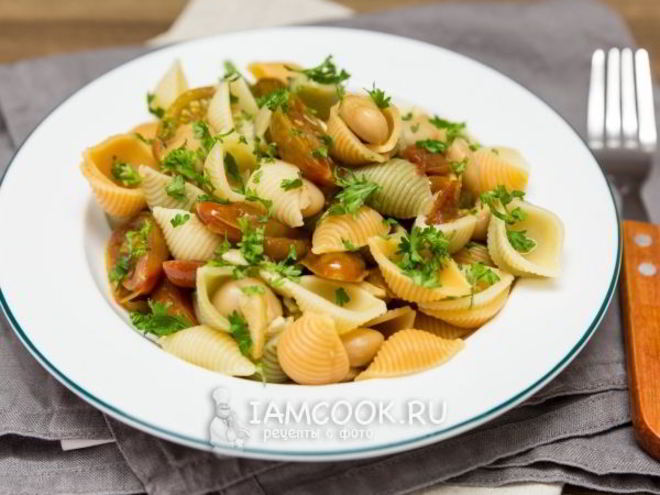 Рецепт пасты с помидорами и фасолью