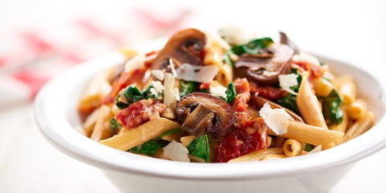 Паста с шампиньонами и томатами