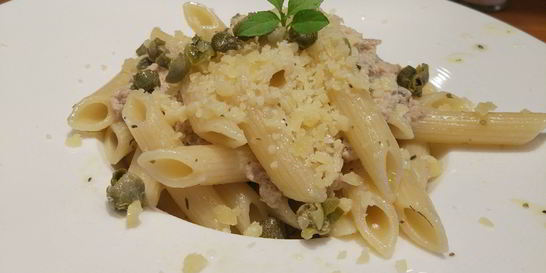 Паста с соусом из тунца и белого вина